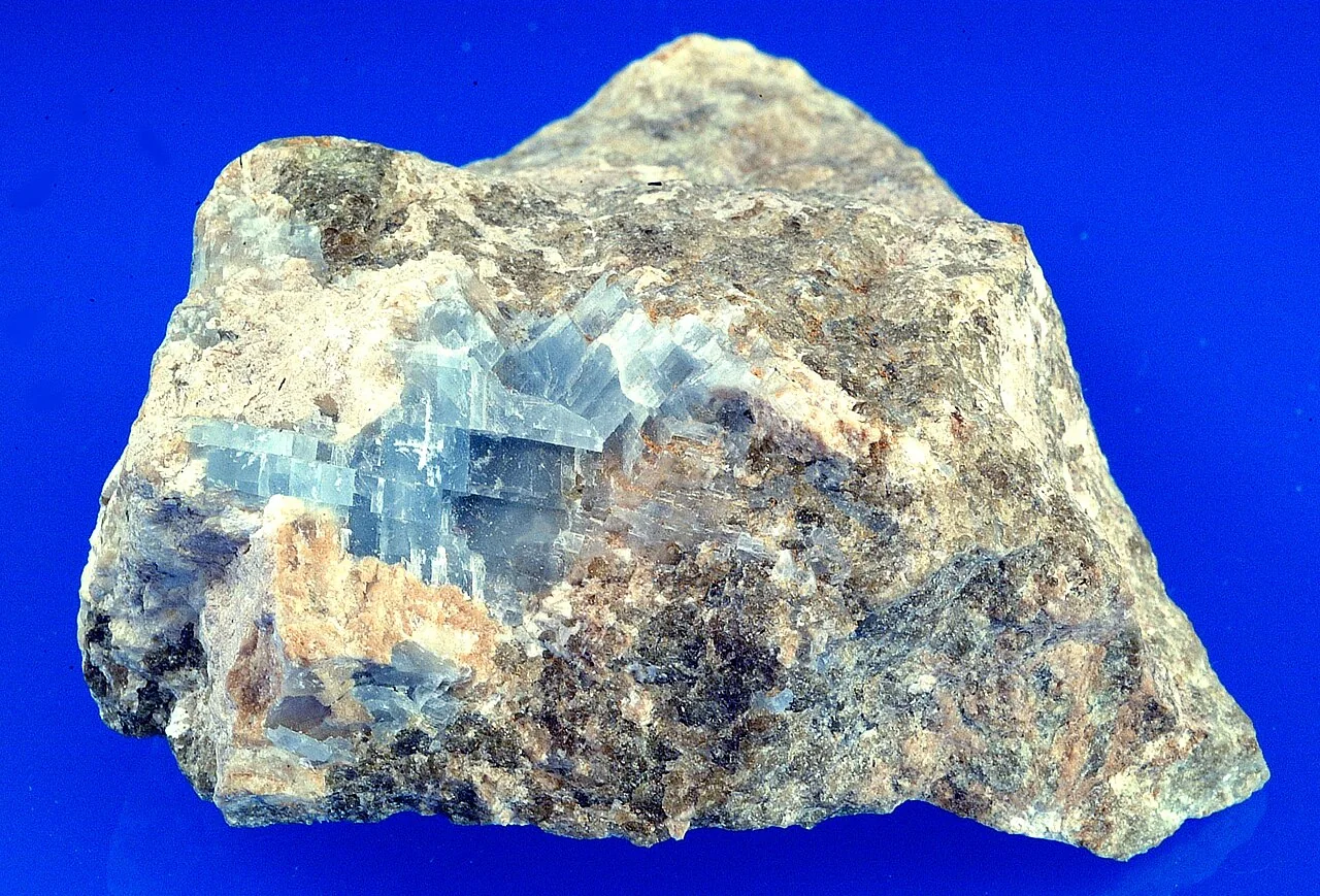 Blue calcite with spurrite from Crestmore