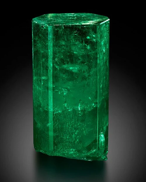 Green emerald crystal from the MIM museum collection