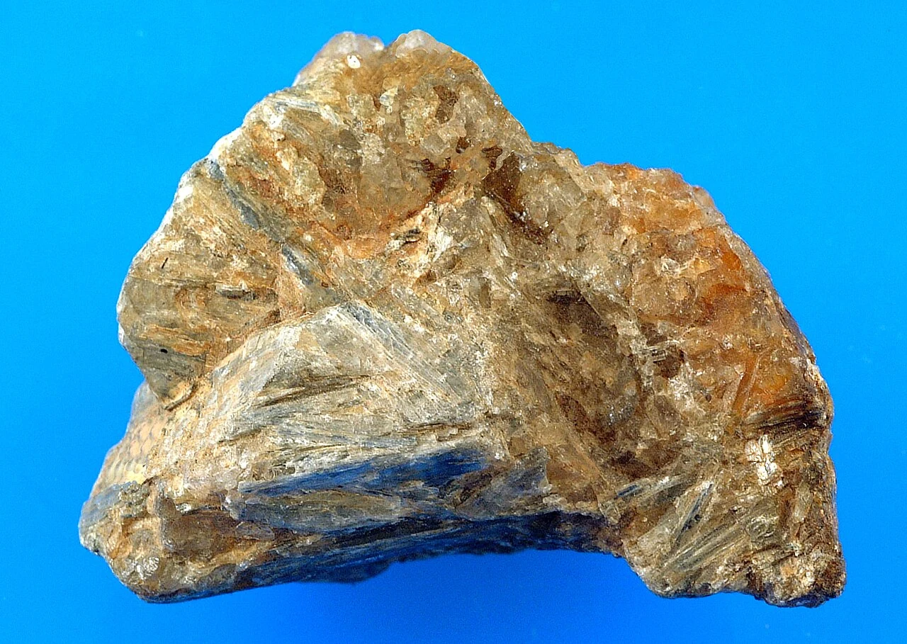 Kyanite in pale rock from Boehl’s Butte